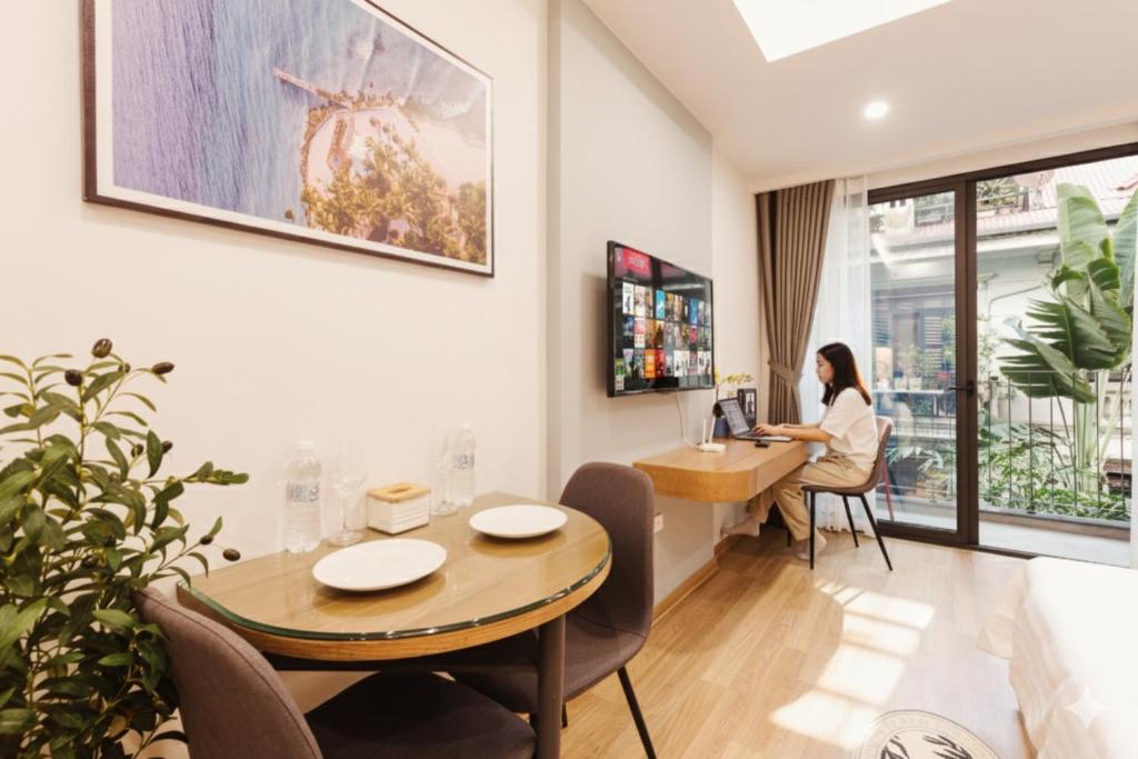 Margaery Boutique Apartment & Skyon9 Rooftop Bar - Luxe Studio