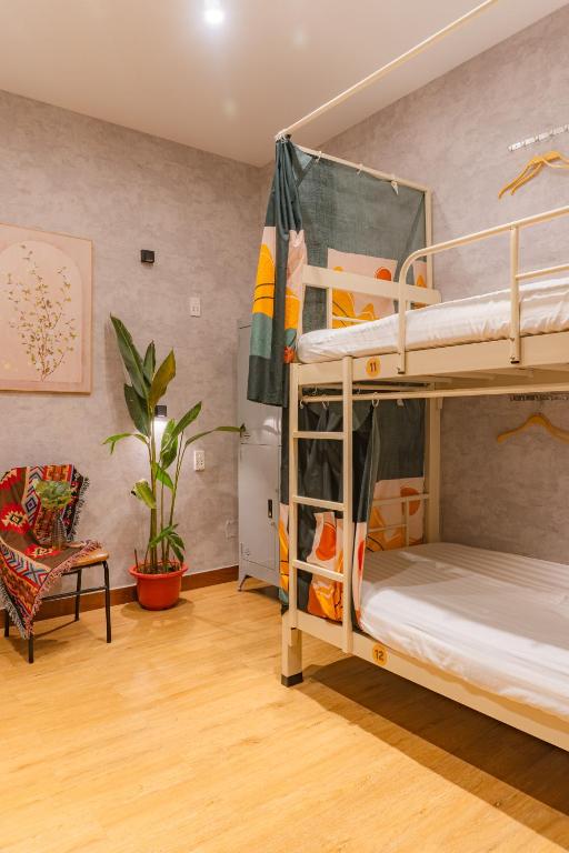 Saigon Authentic Alley Hostel - Local Vibes, City Tours, Cooking Dinner, Evening Streetfood, Free Menu Breakfast, Gym & Rooftop Billiards - 19