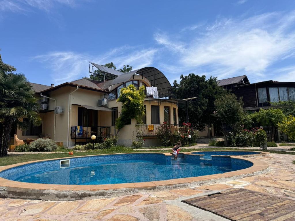 Kolam renang di atau dekat dengan Complex Maxim - sea view