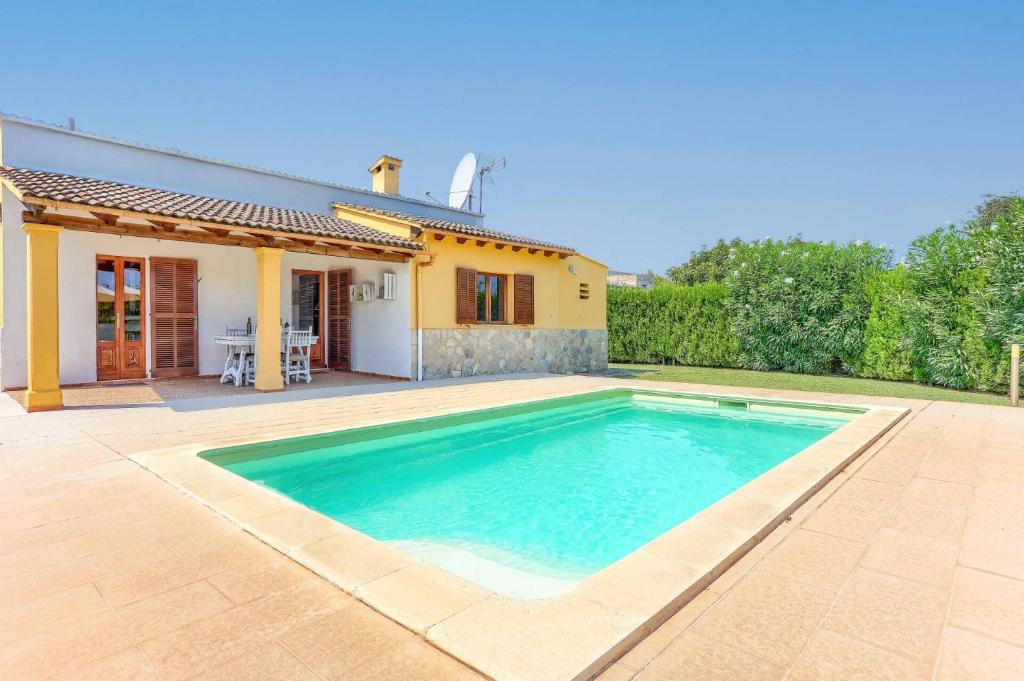 Villa Es Corto by Villa Plus