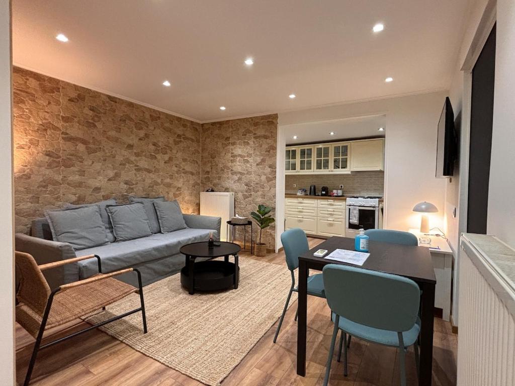 Cute Detached Home near Glyfada Center