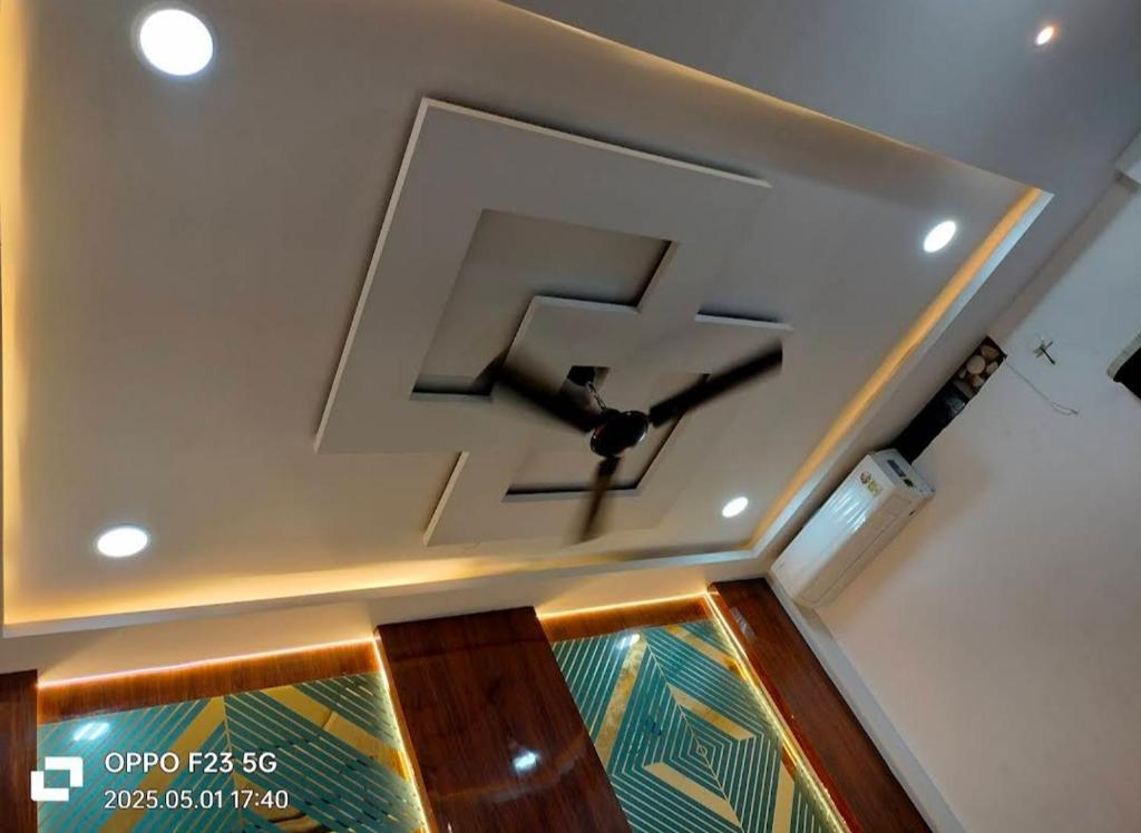 Φωτογραφία από το άλμπουμ του Hotel shree shivay omkareshwar σε Godarpura