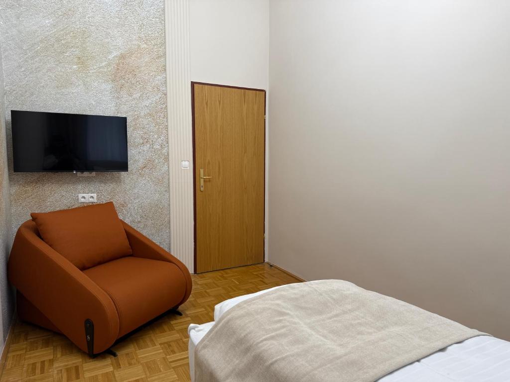 Bright rooms by Schönbrunn, next to U6 Niederhofstraße - Resim 15