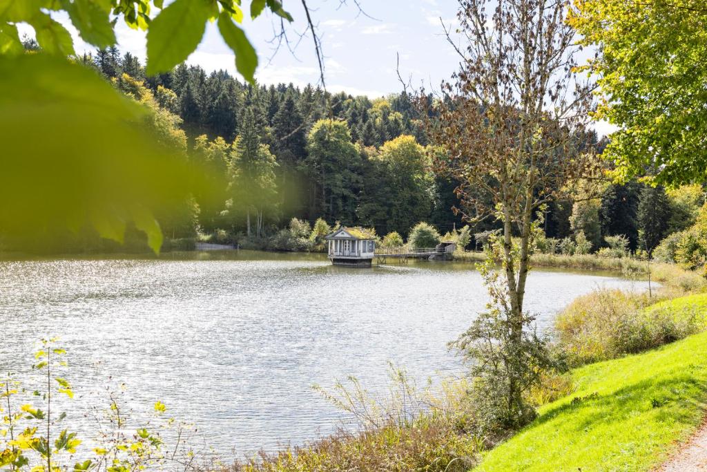 Modernes Apartment mit Balkon und Parkplatz, Nähe See - Resim 28