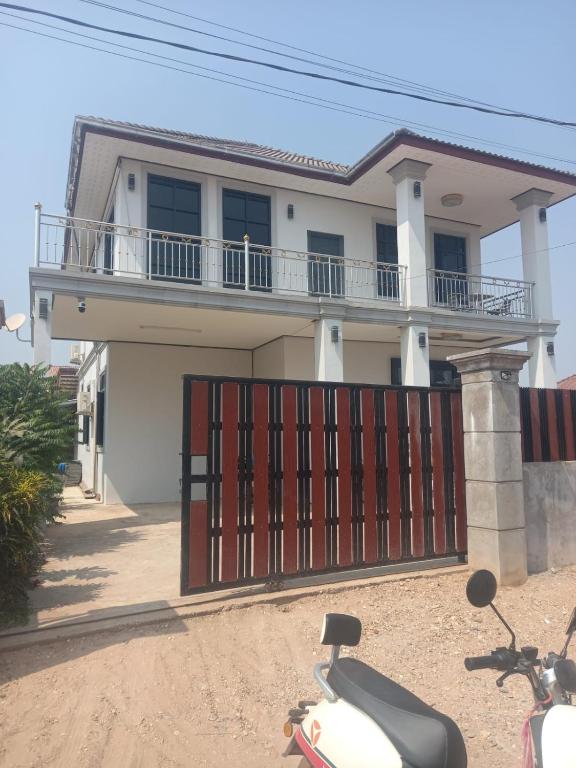 Alex Noodles & Coffee