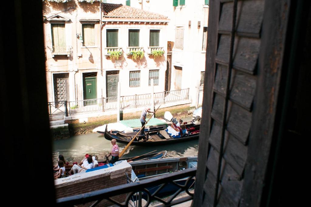 Hostia v ubytovaní B&B Luxury San Firmino Canal View