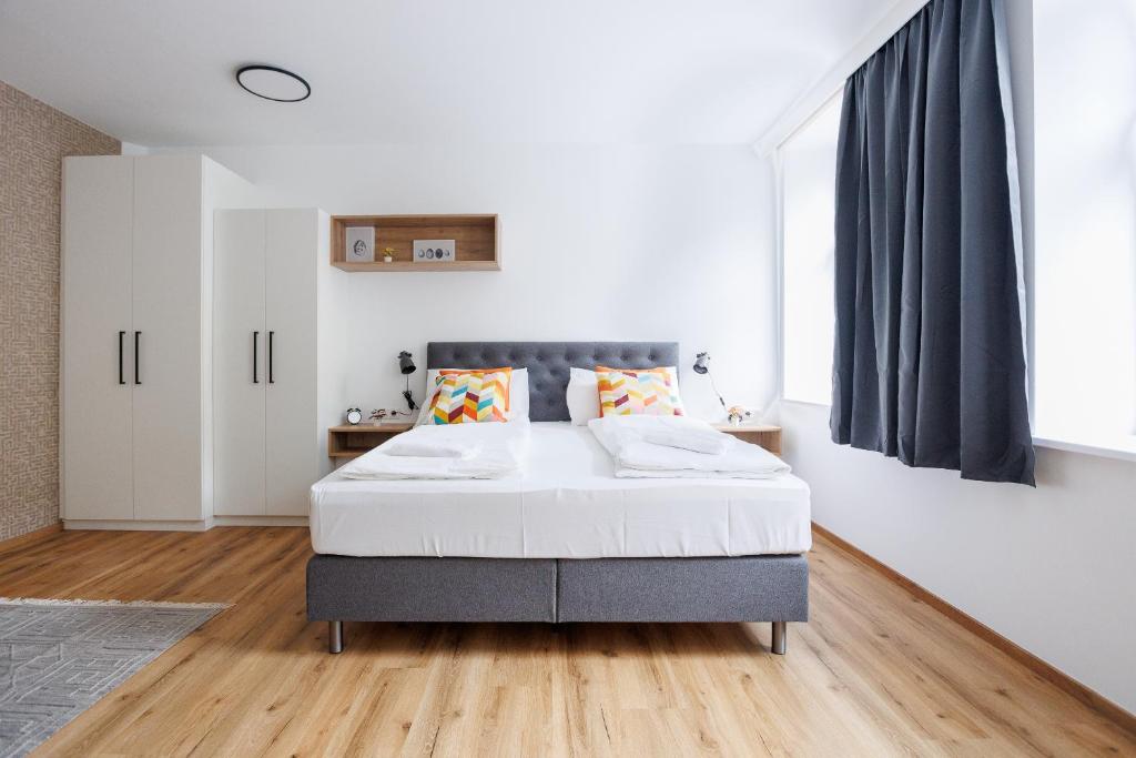 New City Studio near Schönbrunn Palace & Metro U3