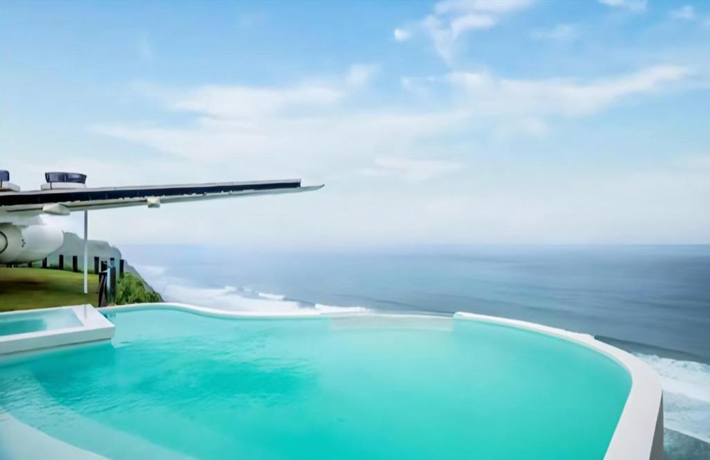 Πισίνα στο ή κοντά στο Private Jet Villa on top of the Nyang Nyang Beach Cliff
