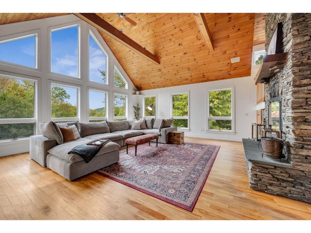 Gallery image of Vermont Mountainside Ski Chalet with Sauna, Gym, Near Stowe in Richmond