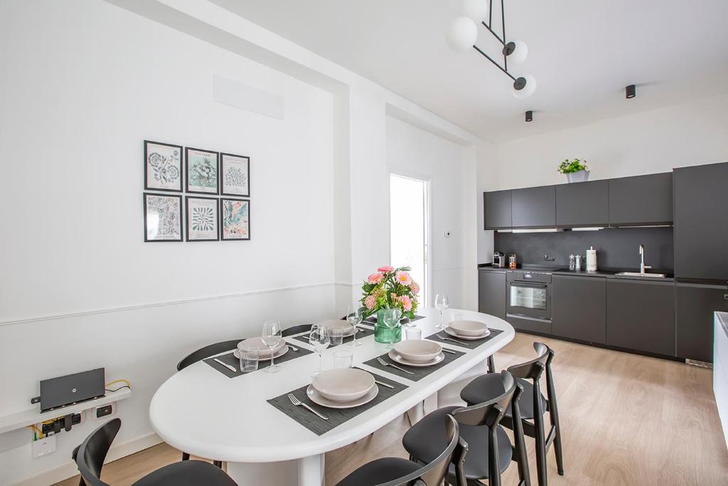 Kuchyň nebo kuchyňský kout v ubytování Lago - 8 posti con sauna palestra e garage