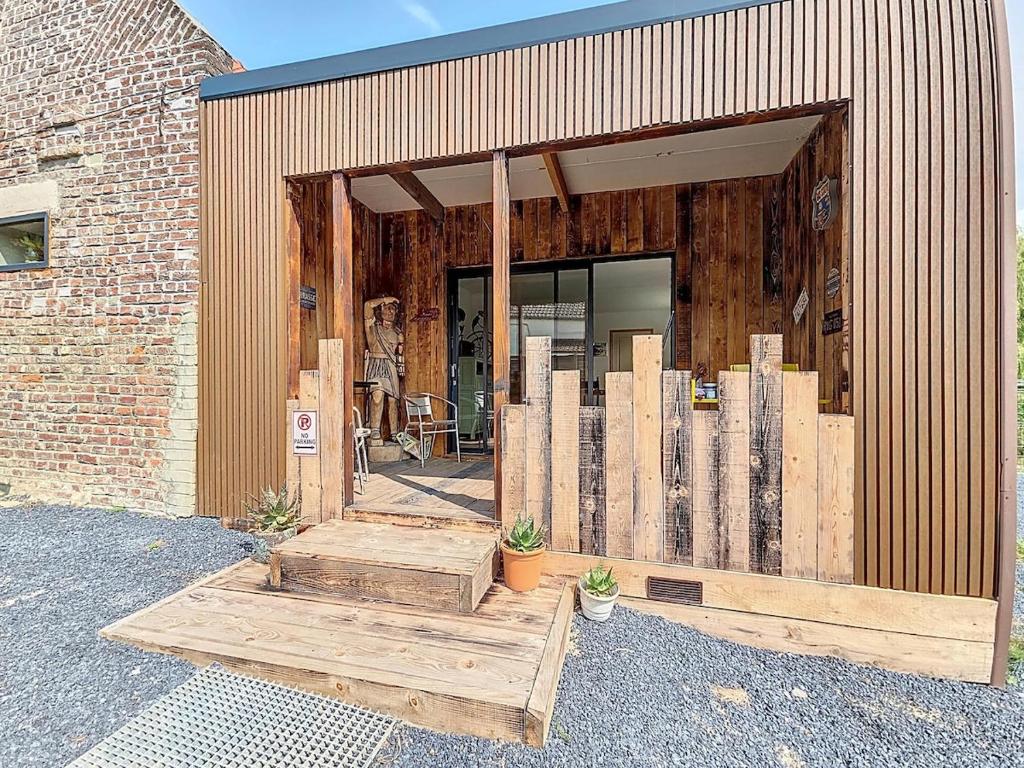 Το κτήριο όπου στεγάζεται  η παραθεριστική κατοικία