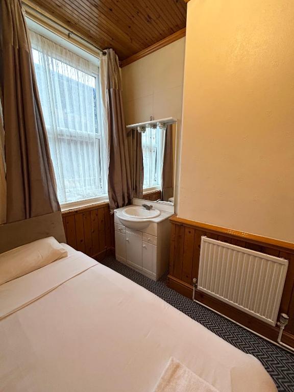 The Egerton Arms Hotel Salford - Resim 21
