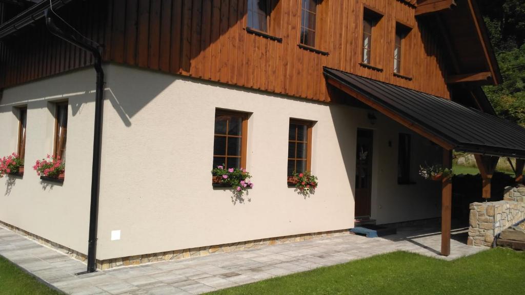 Budynek, w którym mieści się apartament