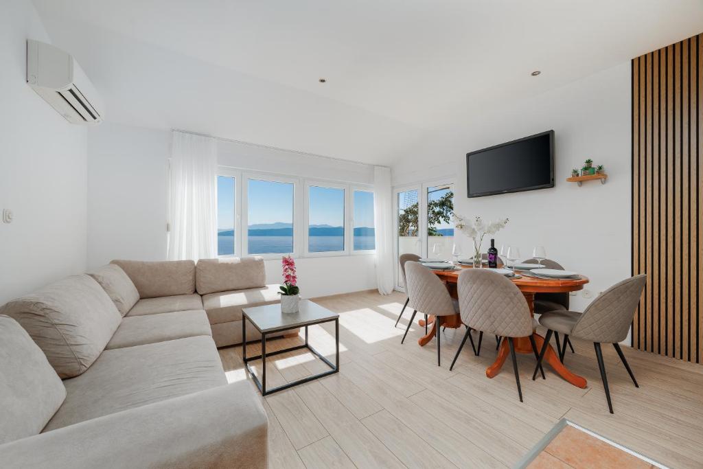 Μια τηλεόραση ή/και κέντρο ψυχαγωγίας στο Apartmani Panorama