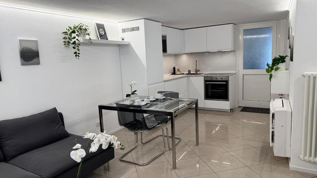 Η κουζίνα ή μικρή κουζίνα στο Modern suite near Corso Buenos Aires Lima Porta Venezia metro