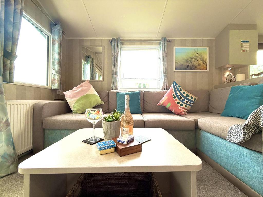 Гостиная зона в Seaside Hideaway