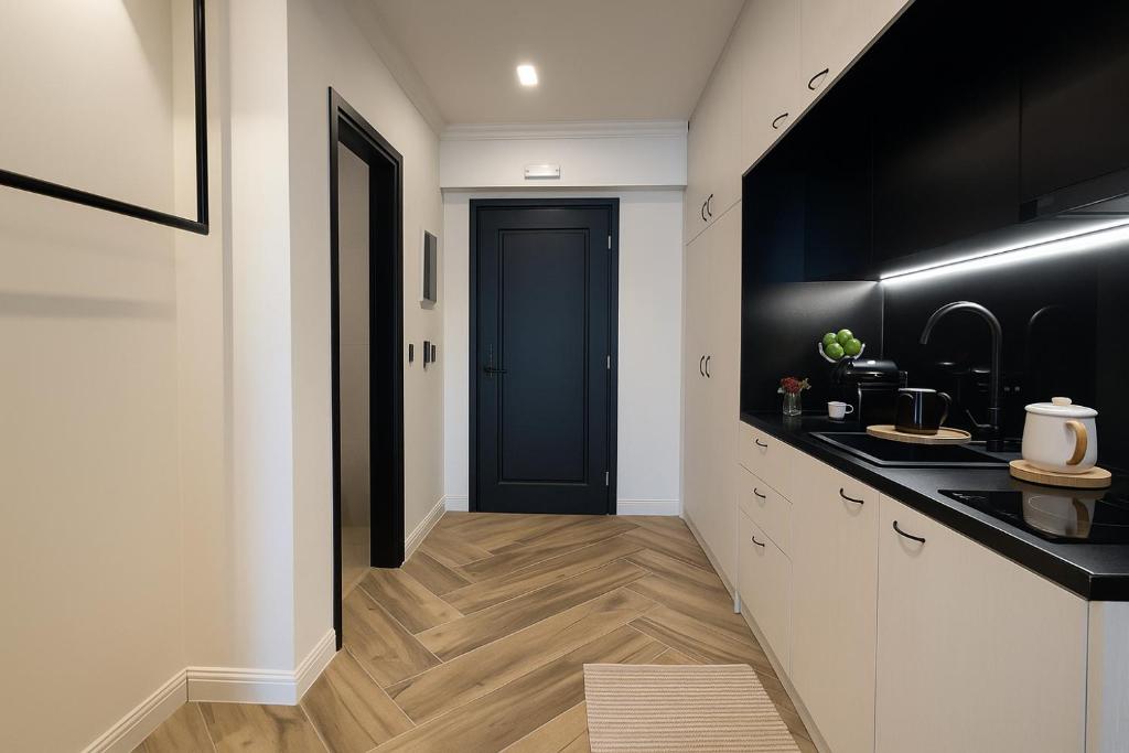 Triple A - Urban Glow Studios in Psiri-Theatrou Square II Free Parking! - Resim 7