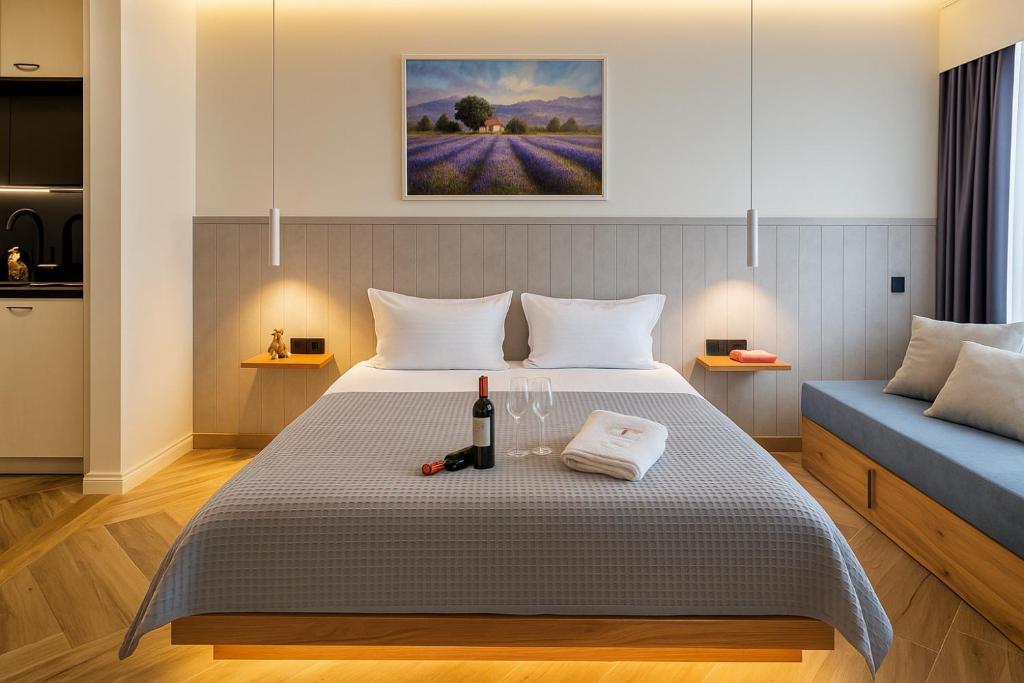 Triple A - Urban Glow Studios in Psiri-Theatrou Square II Free Parking! - Resim 8