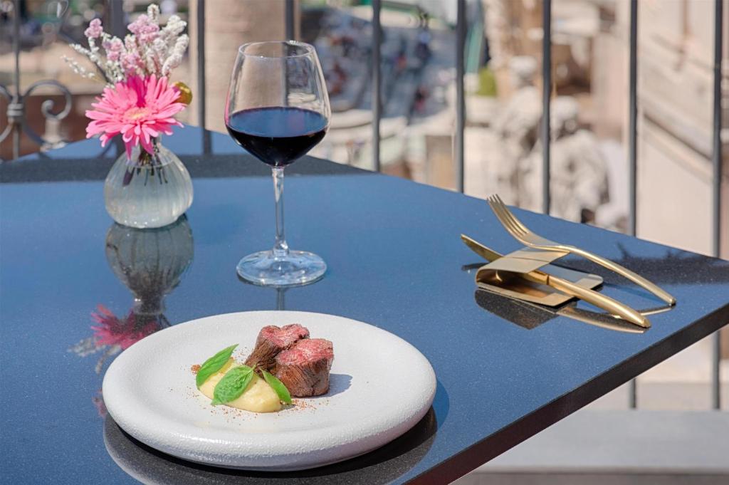 NH Collection Roma Fori Imperiali - Resim 8