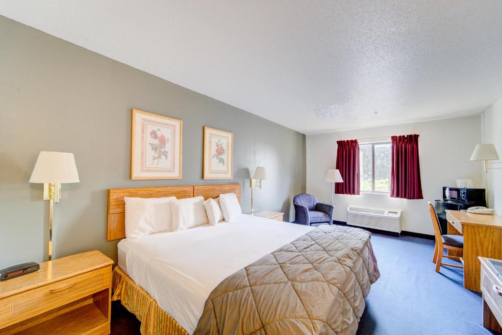 Capital O Amerihost Inn and Suites Fulton Hwy 54 MO - Cama King No Fumadores