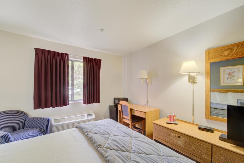 Capital O Amerihost Inn and Suites Fulton Hwy 54 MO - Cama King Accesible Para No Fumadores