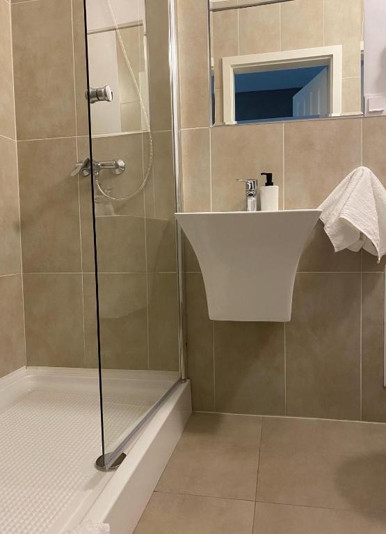 
Triple Room with Bathroom
