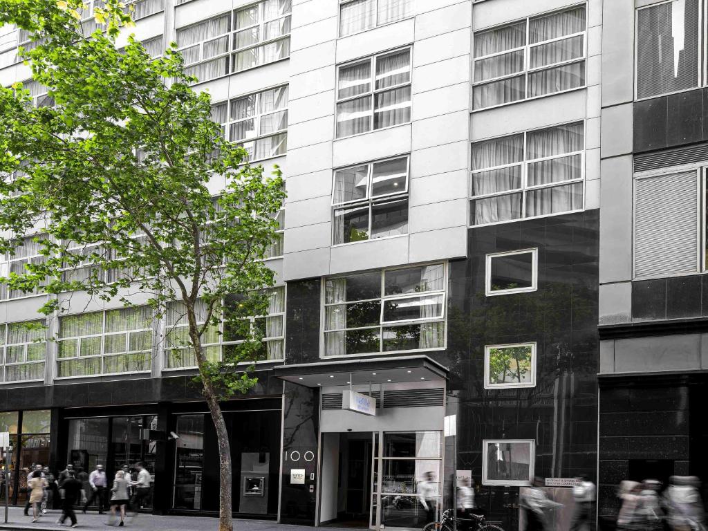 Mantra 100 Exhibition - Resim 1