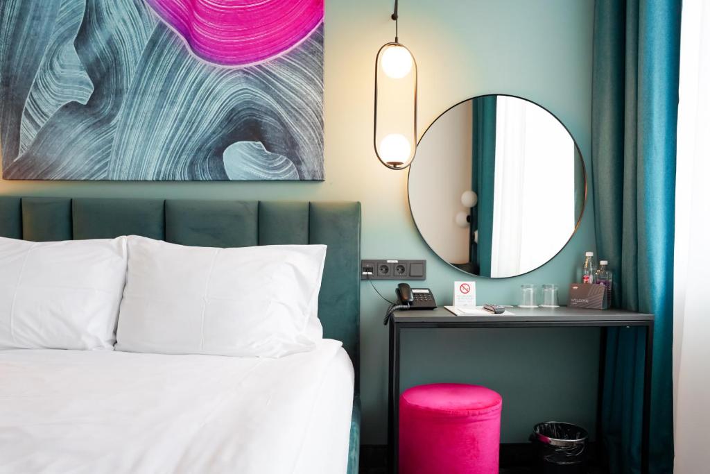 Loop Hotel Vilnius - Deluxe Double Room