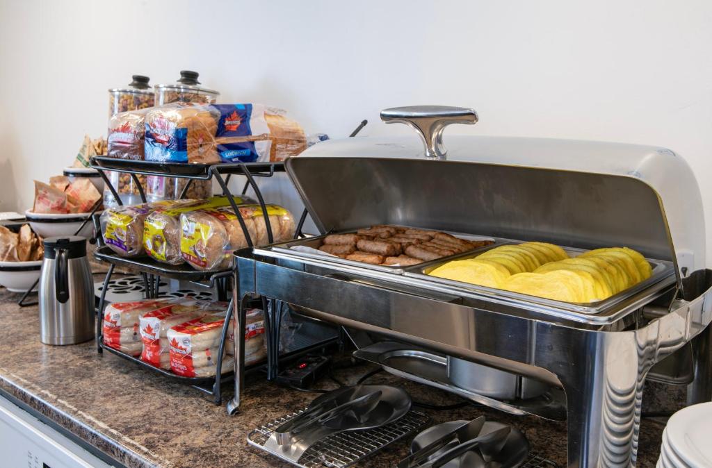 Riverland Inn & Suites - Resim 25