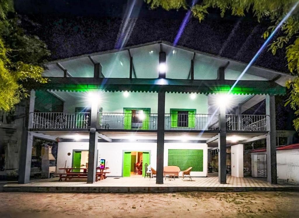 Bangunan di mana terletaknya rumah percutian