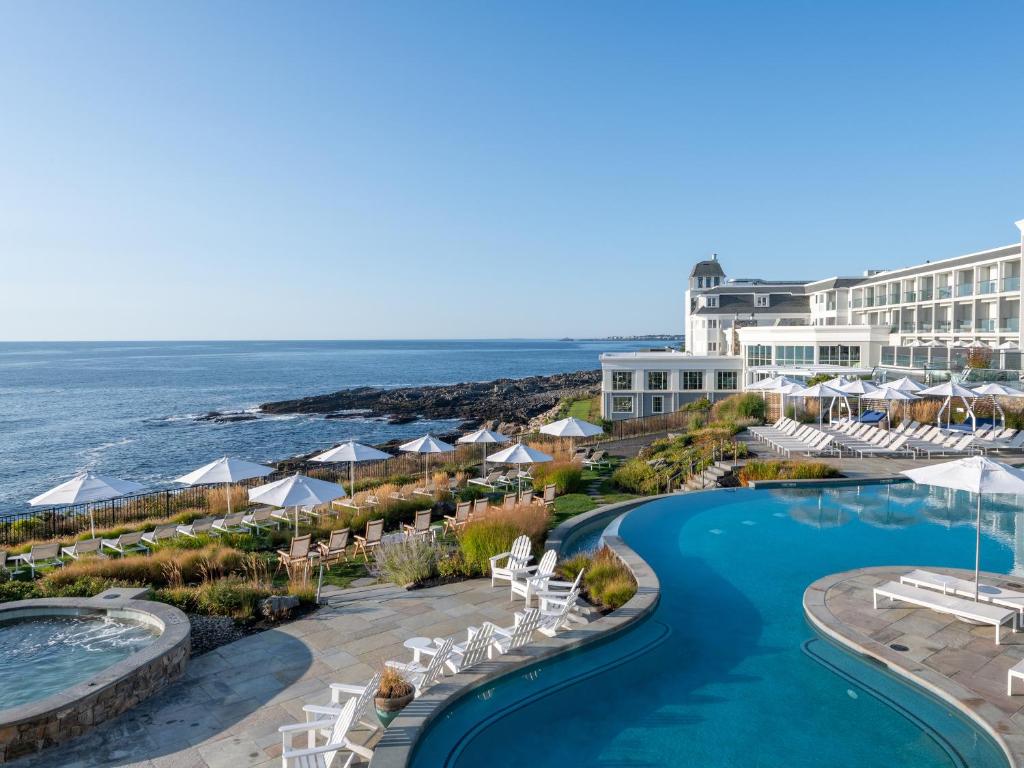 Bazén v ubytování Cliff House Maine nebo v jeho okolí