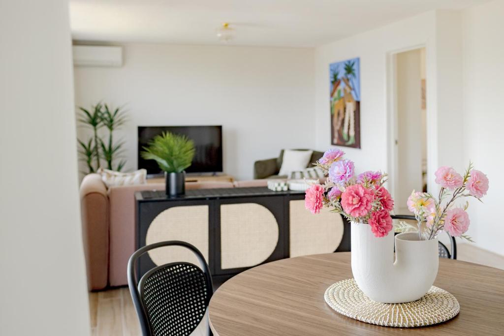 Sol Cove - Kings Beach, parks and dining at doorstep