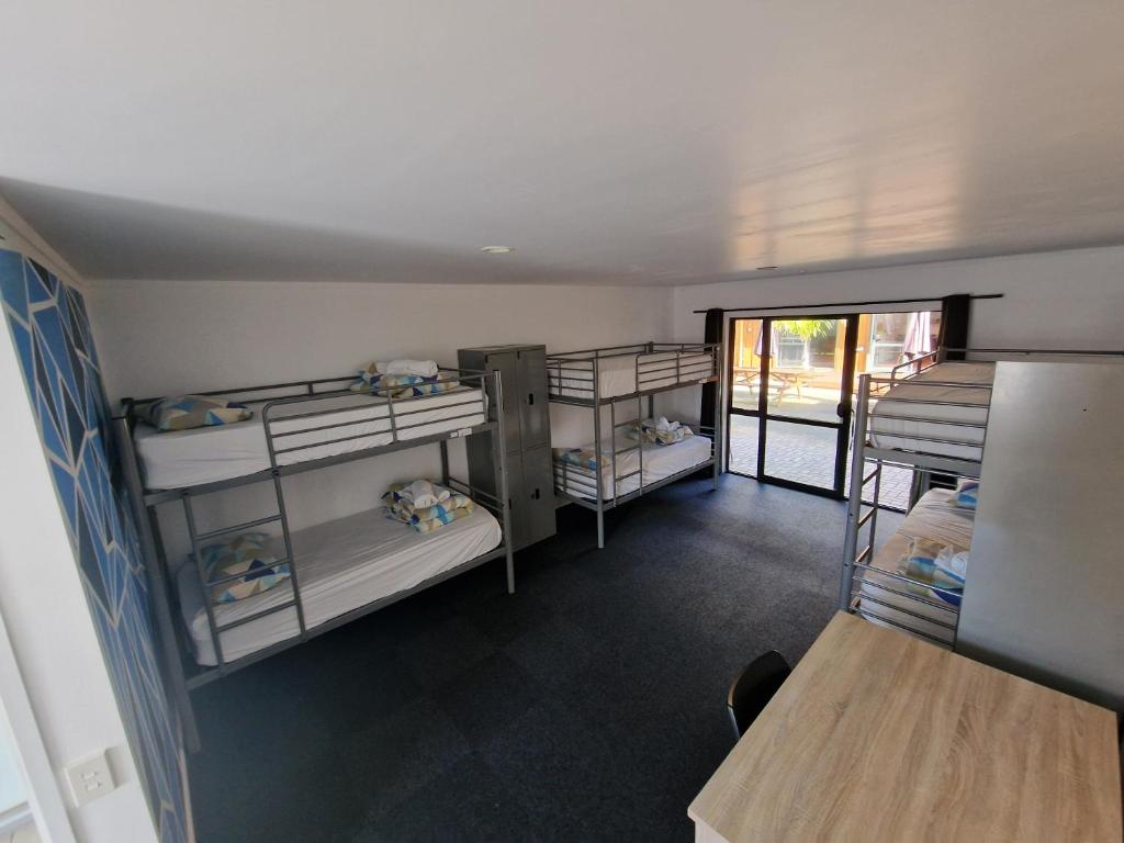 Palm Tree Apartments & backpackers - Resim 29