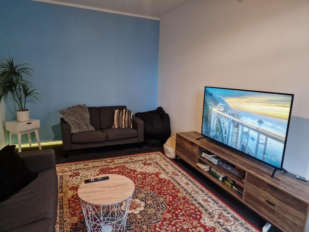 Palm Tree Apartments & backpackers - Resim 5