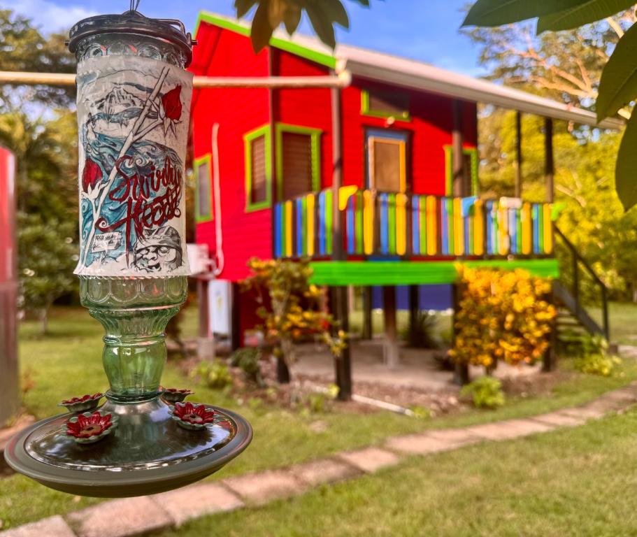 Lower Dover Jungle Lodge & Maya Ruins - Quarto Triplo Com Banheiro Privativo Externo