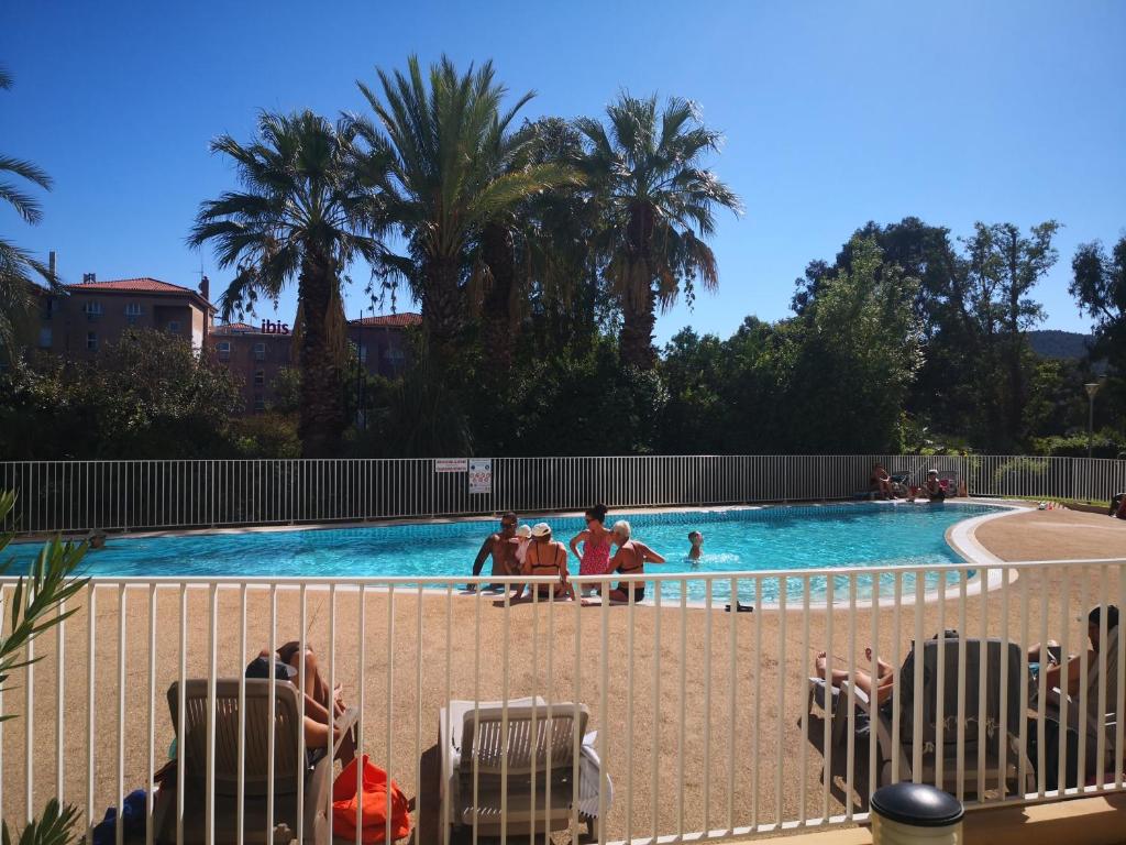 Le Victoria-Centre ville-Piscine-Parking privé-Wi-Fi