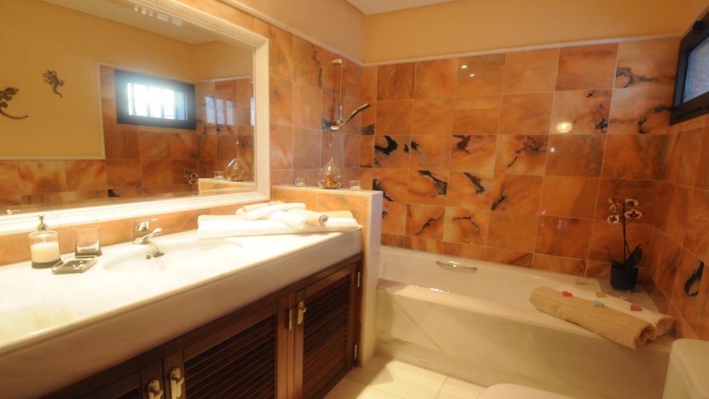 A bathroom at Villa Mici