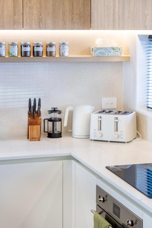 Zen Retreat Stylish 2BR Townhouse and Free Parking - Resim 11