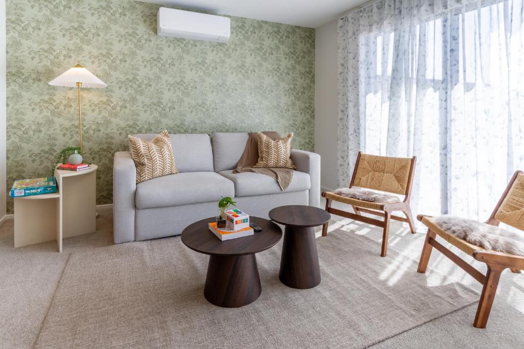 Zen Retreat Stylish 2BR Townhouse and Free Parking - Resim 13