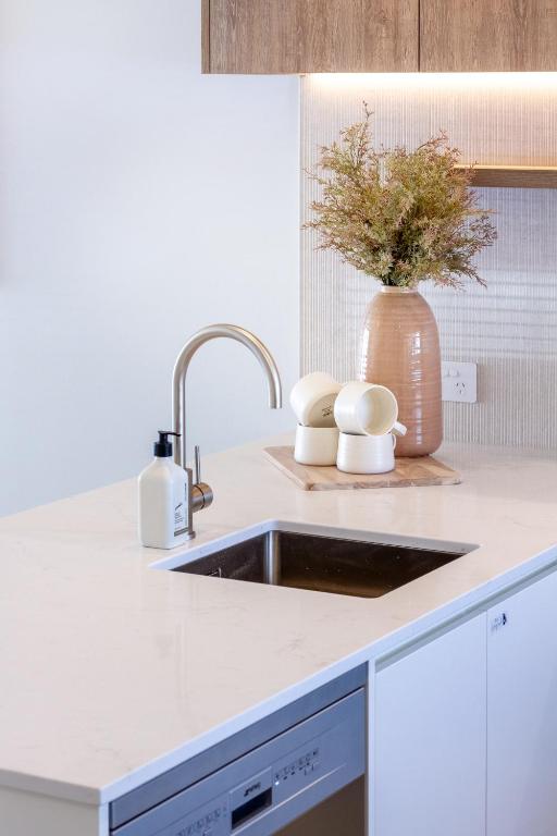 Zen Retreat Stylish 2BR Townhouse and Free Parking - Resim 15