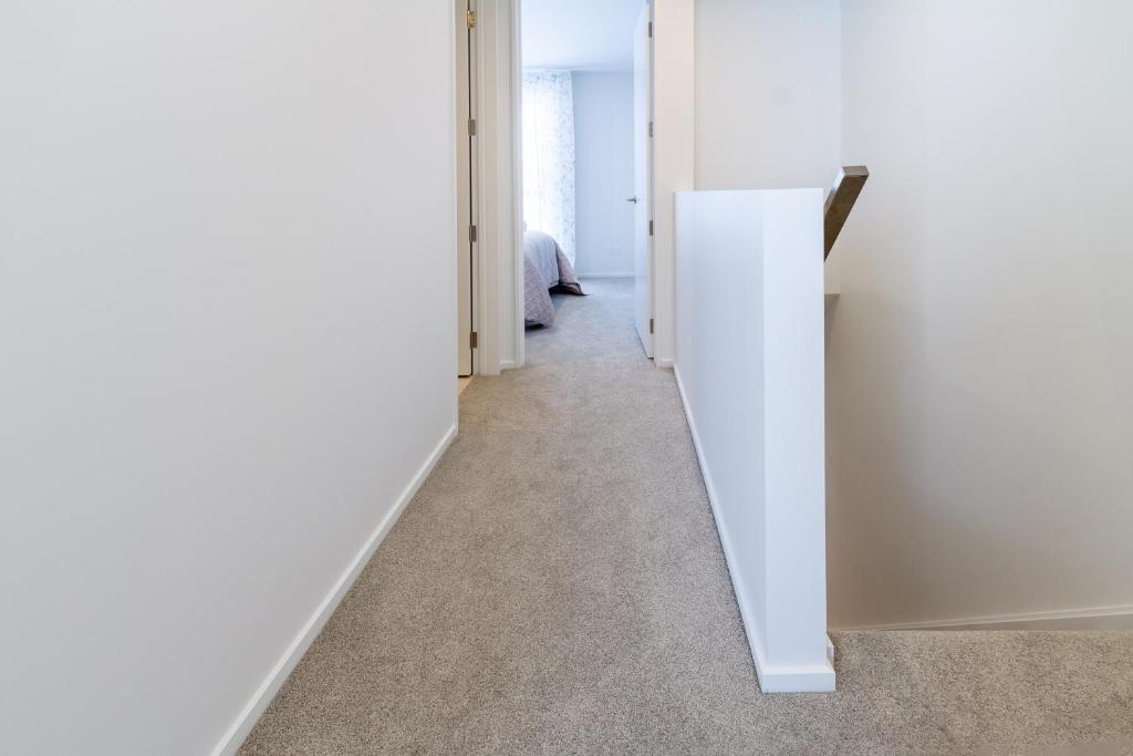 Zen Retreat Stylish 2BR Townhouse and Free Parking - Resim 24