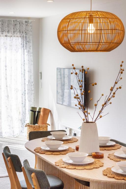 Zen Retreat Stylish 2BR Townhouse and Free Parking - Resim 25