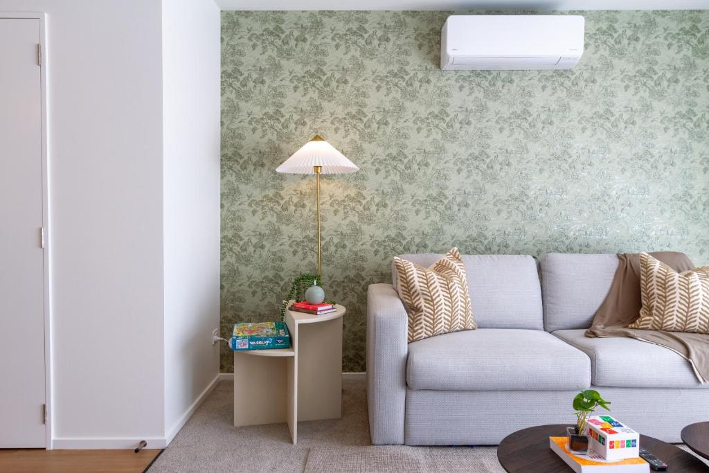 Zen Retreat Stylish 2BR Townhouse and Free Parking - Resim 27