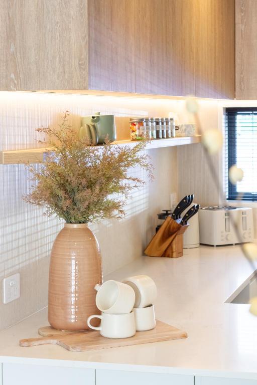 Zen Retreat Stylish 2BR Townhouse and Free Parking - Resim 30