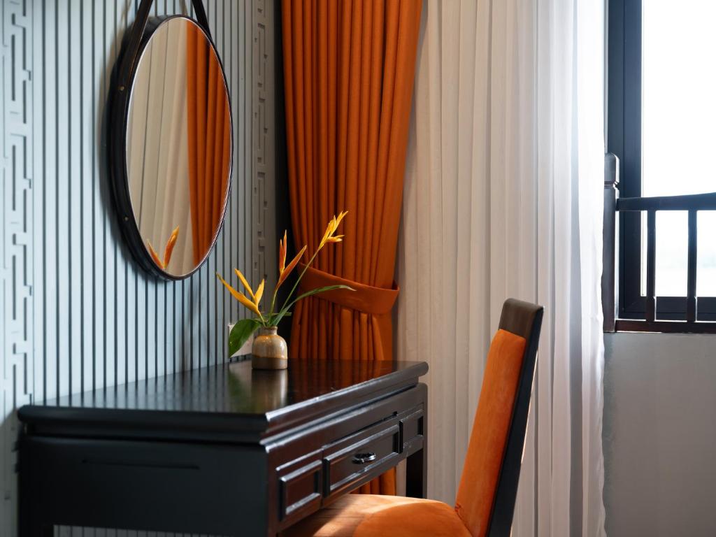 Phòng Đôi Deluxe với Ban công và Tầm nhìn ra Thành phố