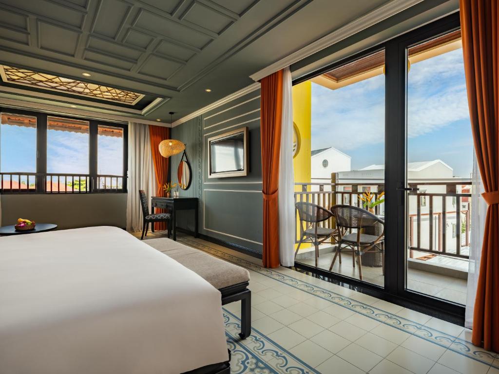 Phòng Đôi Deluxe với Ban công và Tầm nhìn ra Thành phố