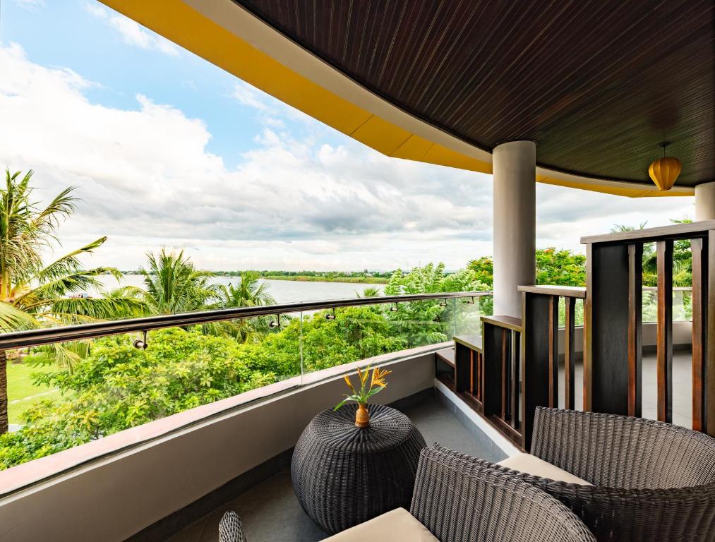 Suite Premium Nhìn Ra Sông