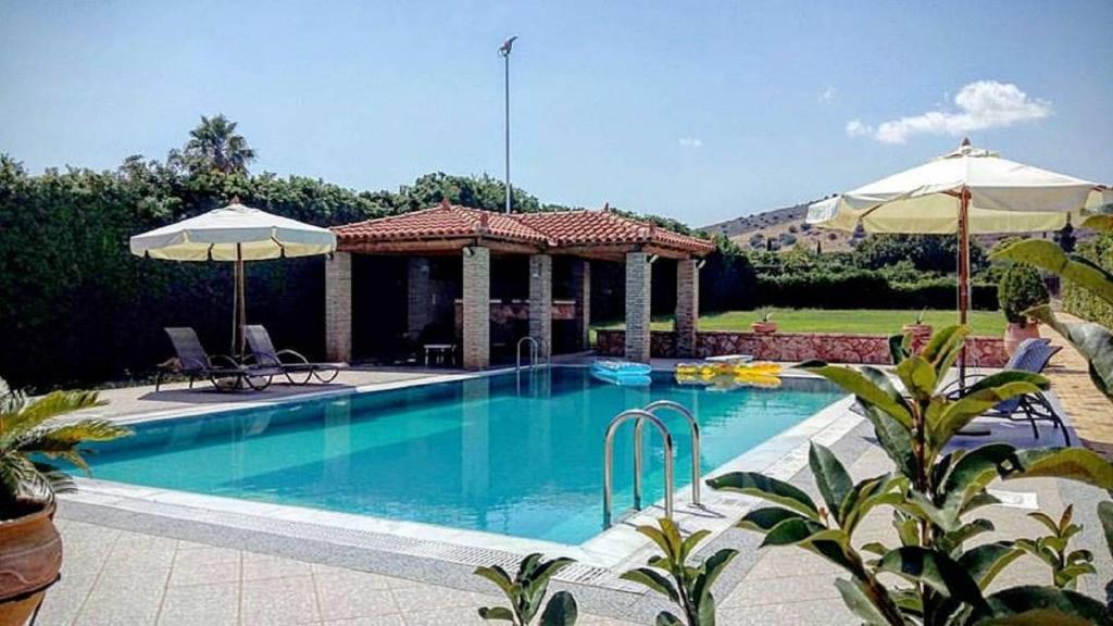 Bazén v ubytovaní Ermioni Villas alebo v jeho blízkosti