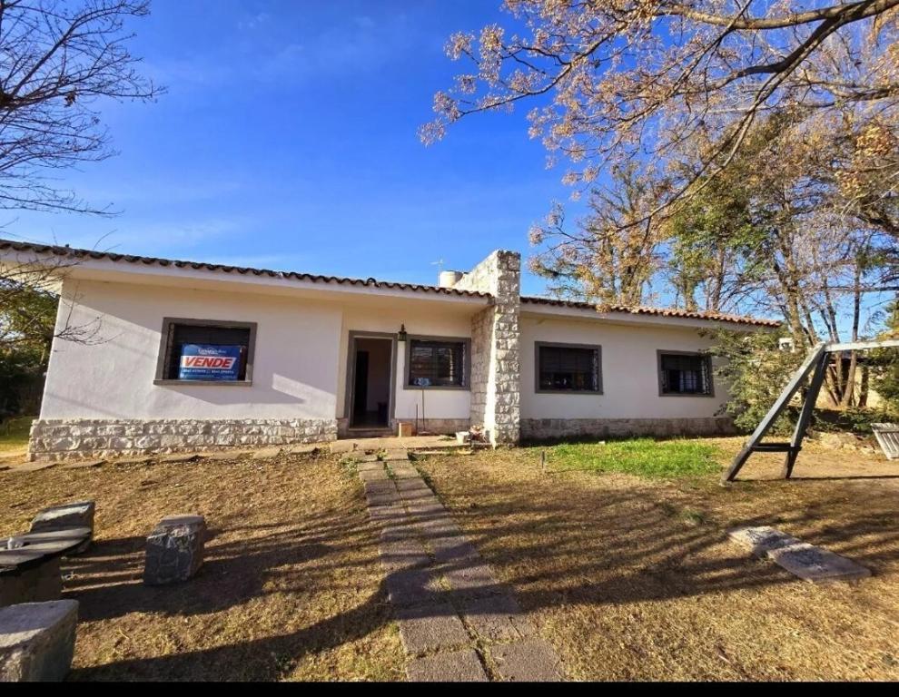 Το κτήριο όπου στεγάζεται  η παραθεριστική κατοικία