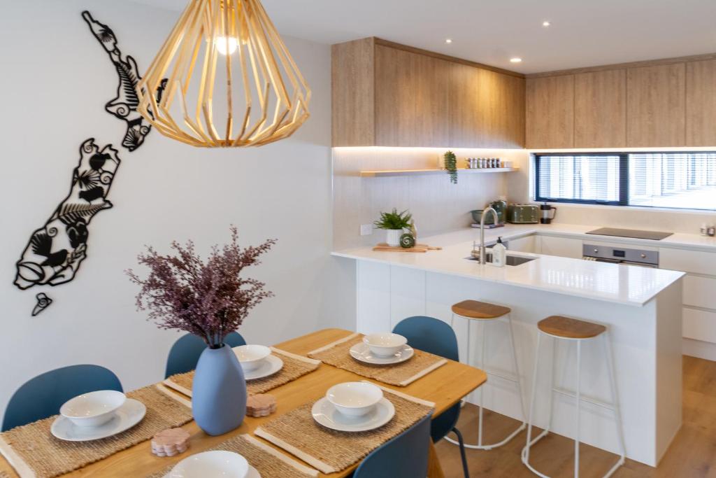 Kiwiana Gem Stylish Stay with Parking - Resim 8